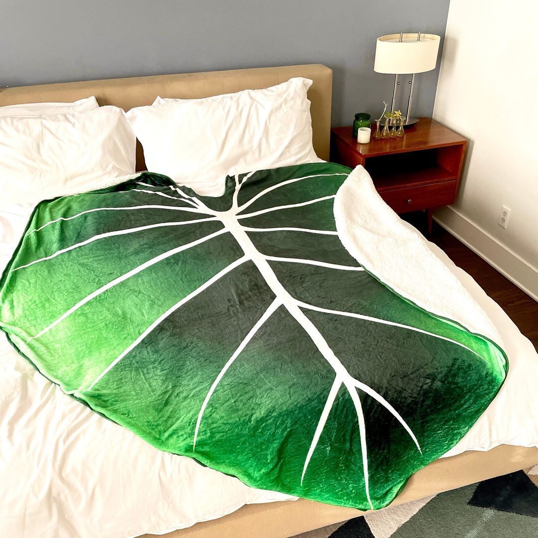 Printed Green Leaves Giant Blanket